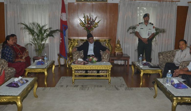 जीवनभरीलाइ पेन्सन माग गर्दै बालुवाटारमा