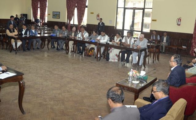 बालुवाटारै जाम गरेर प्रचण्डलाइ सुझावको ओइरो