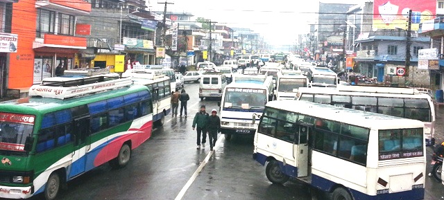 एकाधिकार जमाउदै यातायात व्यवसायी,सरकारी संयन्त्र निरिह