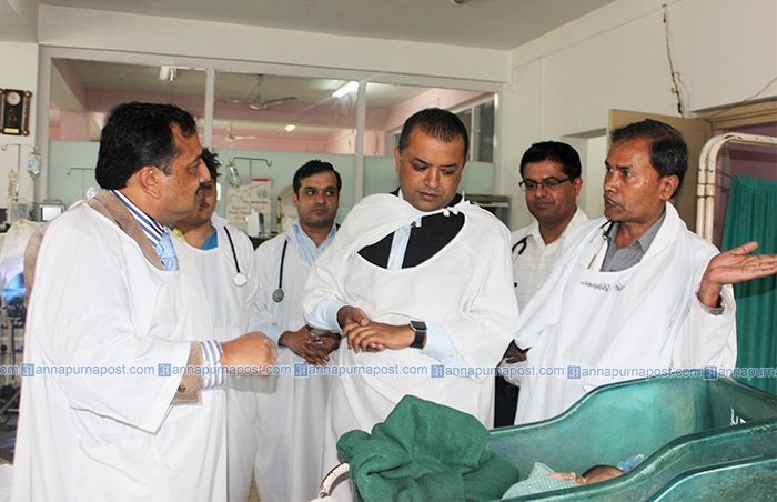 बिरामी केटाकेटीहरुसँग गगन थापा