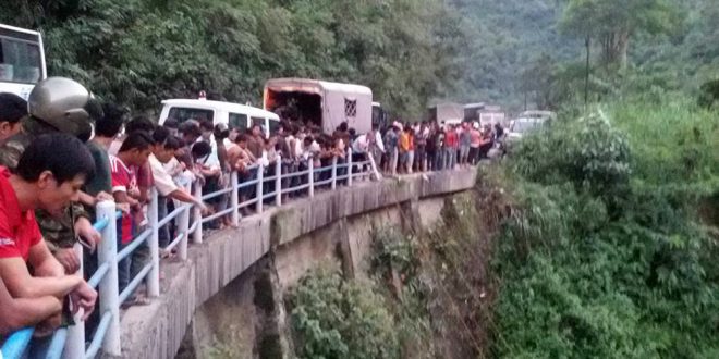 तनहुँमा यात्रुबाहक बस दुर्घटना हुँदा ५० बढी यात्रु घाइते