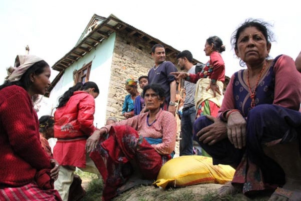 भूकम्पपिडितको पिडित मनलाइ हसाउन खोज्दै सरकार