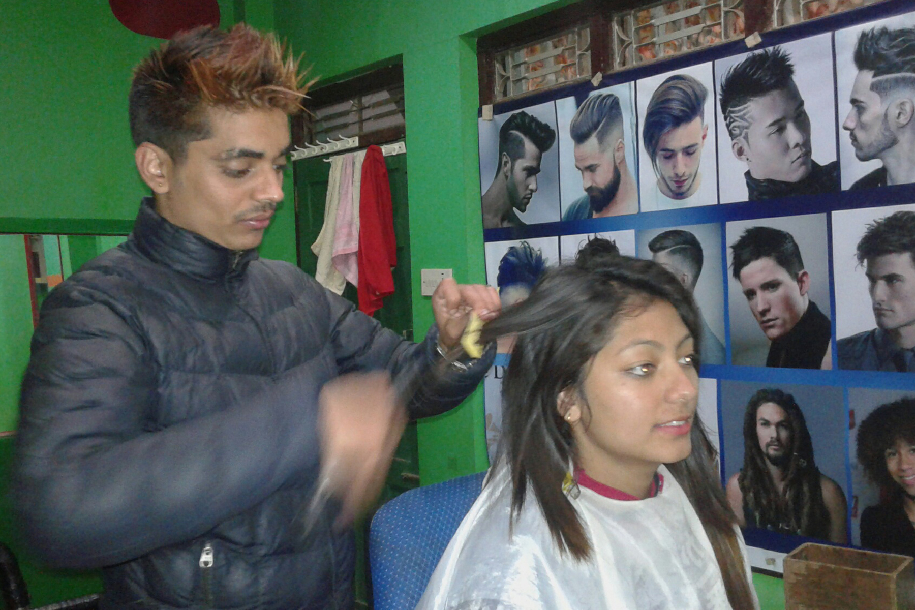 कपाल काटेर महिनाको २ लाखमाथी आम्दानी