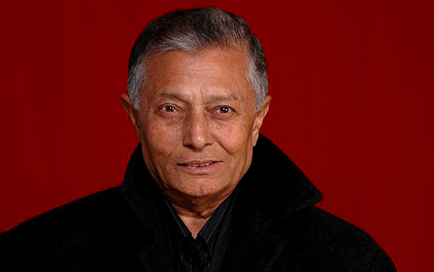 गायक प्रेमध्वज प्रधान गीत गाउँदा जवानीमा फर्किन्छन्