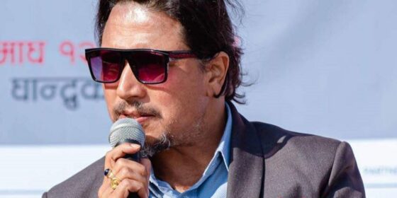 प्रकाश सपुतको गीतको कथा कुन पार्टीमा छैन ?